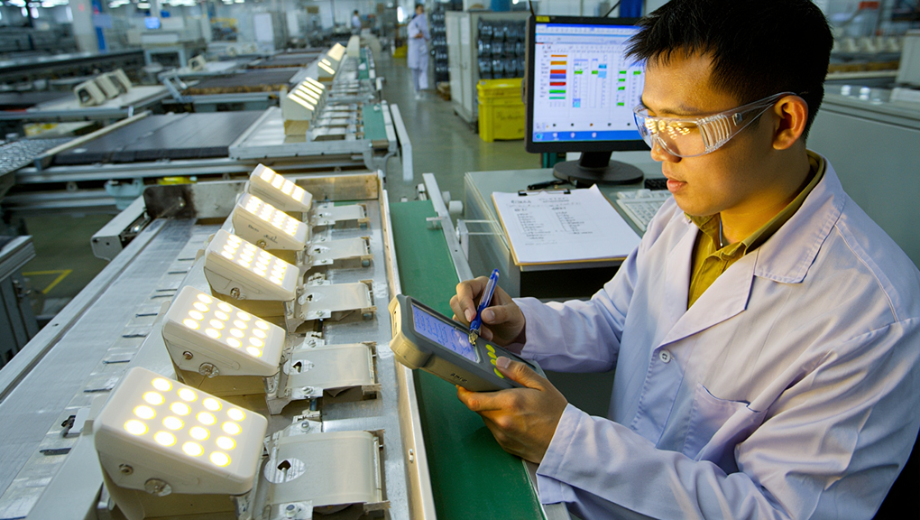 Контроль партии LED-светильников